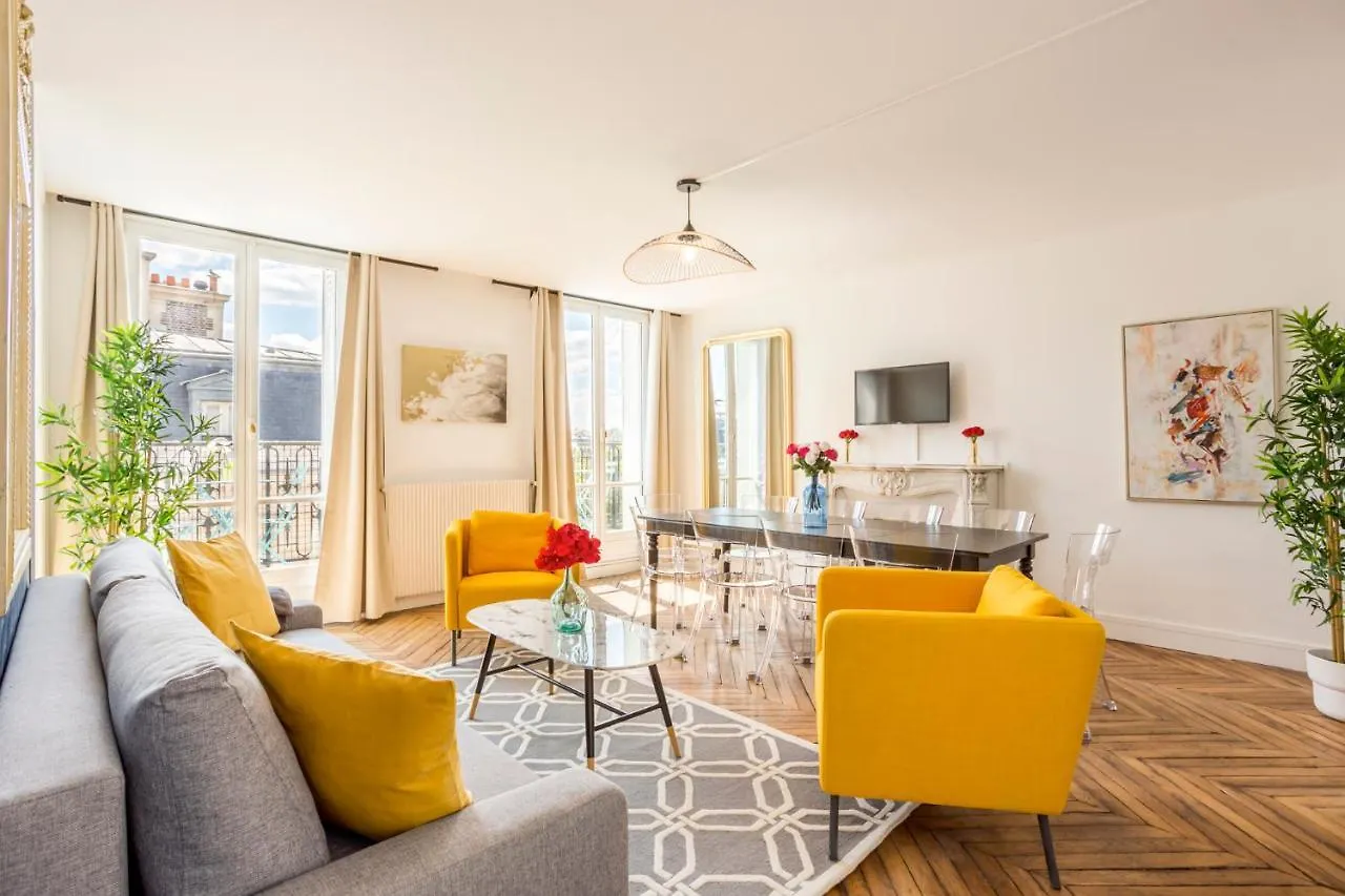 Merveil Cozy - Tilsitt - Eiffel Tower View Paris Apartment